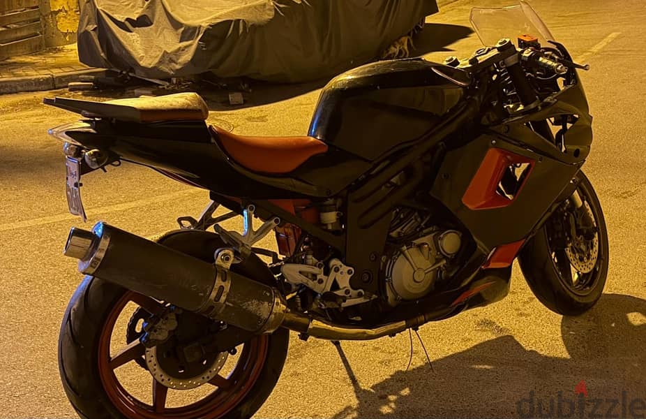 hyosung 650 GTR (Scrap) 2