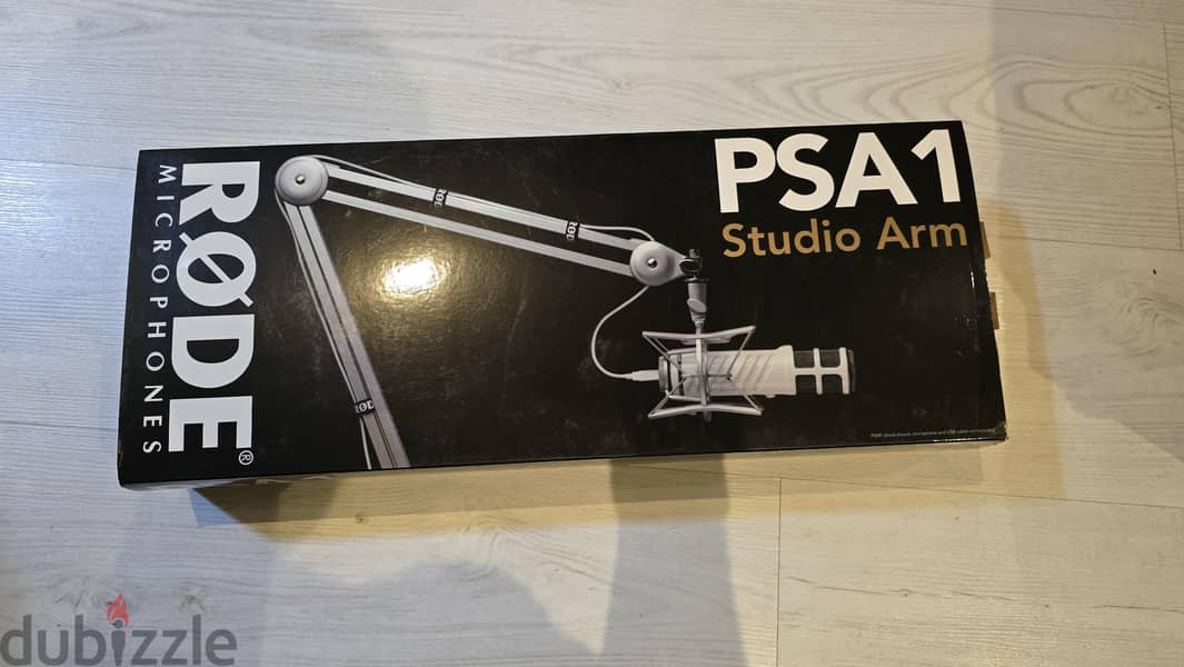 rode podmic used only 2 hours with psa1 mic arm 1
