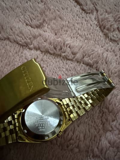 Vintage Gold-Tone Citizen Automatic Watch with Day-Date & Eagle Dial