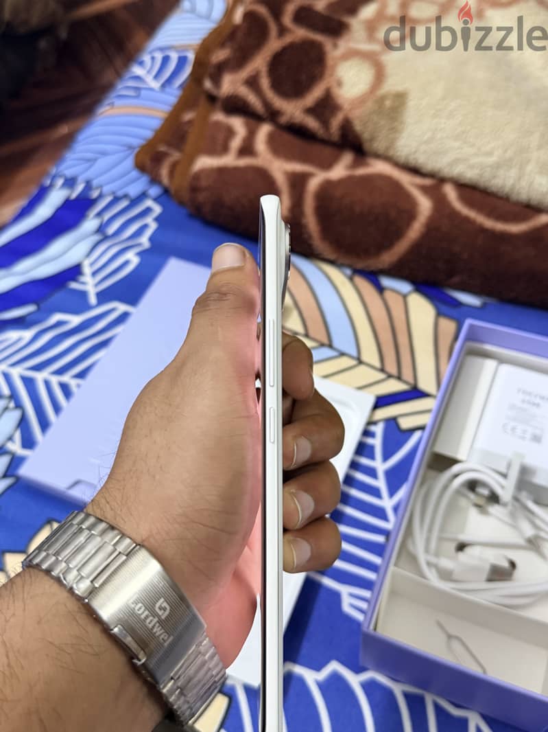 Tecno Pova Slim 5 G 3