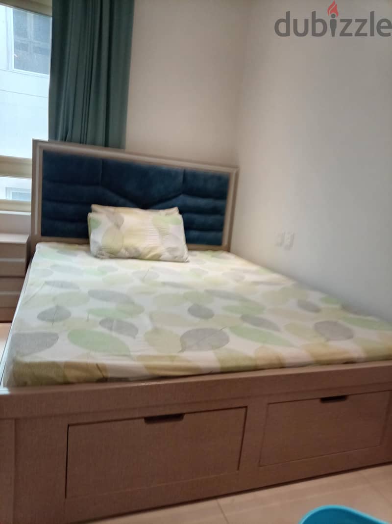Almost new 2 Beds and 2 side tables 5