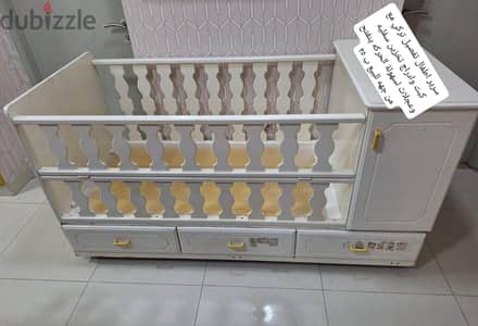 سرير اطفال مع ادراج حطب تركي وينفتح من جهه للبيع ب ٢٠