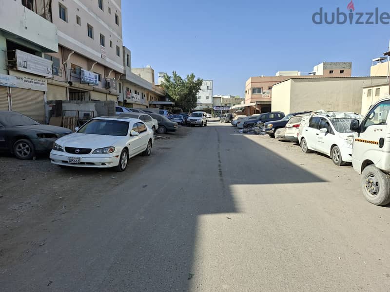 Rent Fabrication workshop or Cars Garage, Contact on whats app: 353170 7