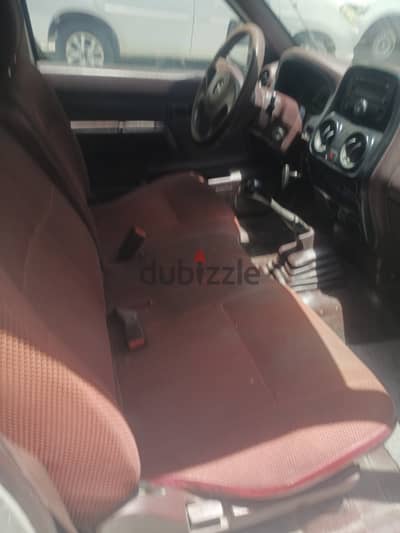 Nissan Pickup 2013 Double Cabin