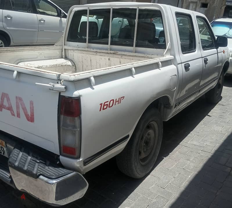 Nissan Pickup 2013 Double Cabin 2