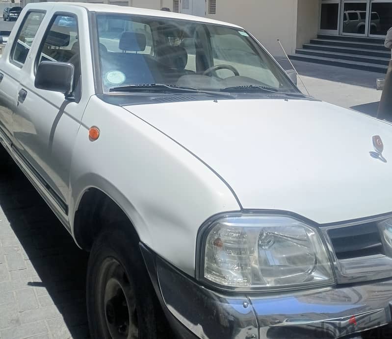 Nissan Pickup 2013 Double Cabin 4