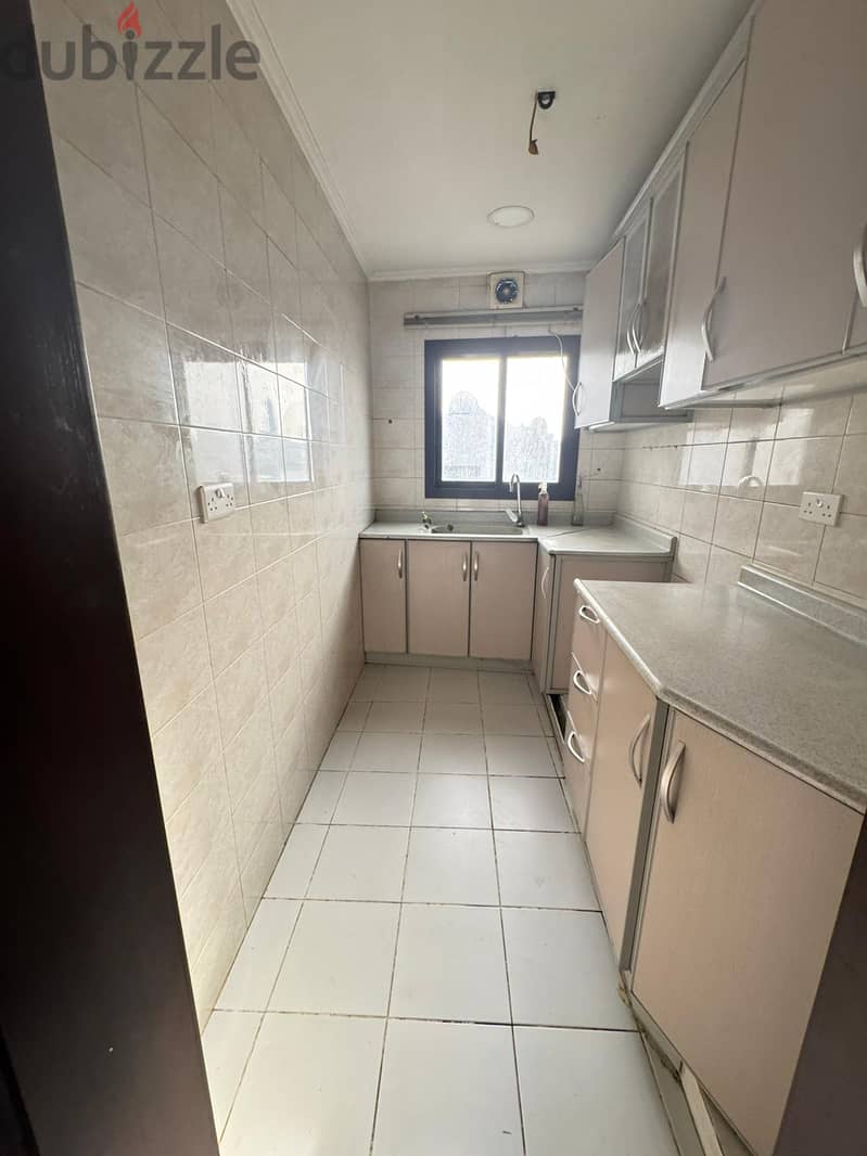 BED SPACE AVAILABLE - HOORA 1