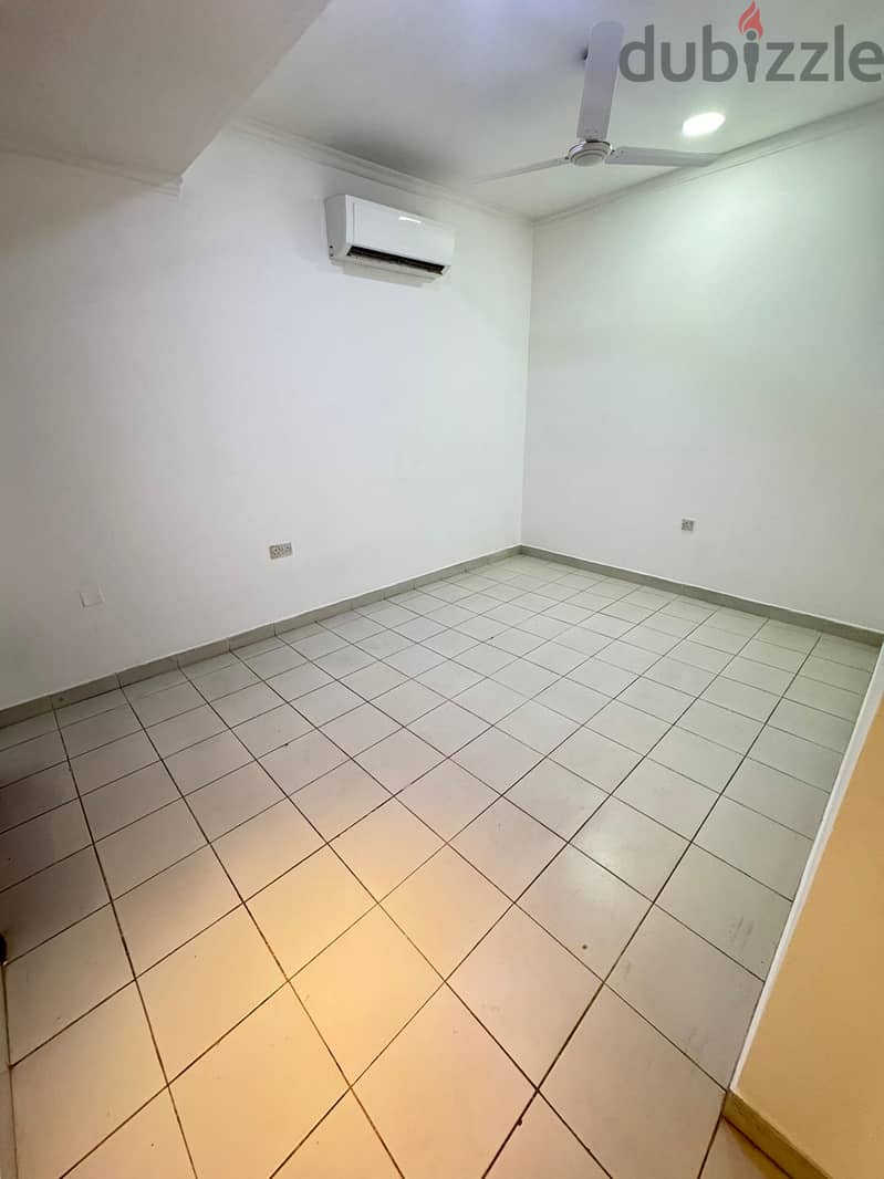 BED SPACE AVAILABLE - HOORA 2