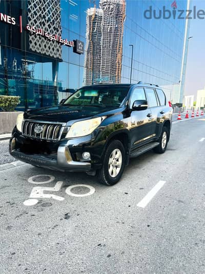 Toyota Prado V6 model 2013.