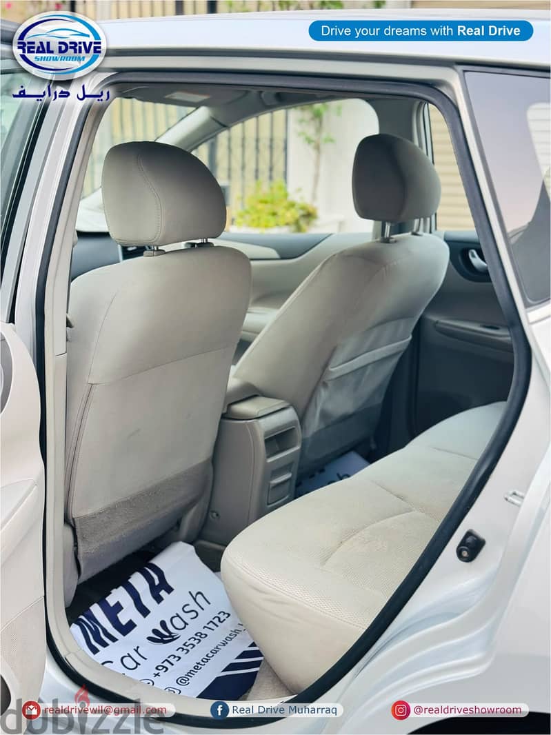 Nissan Tiida 2015- Hatchback 4