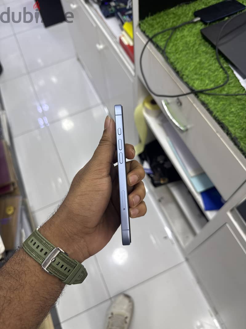 Apple - iPhone 17 2