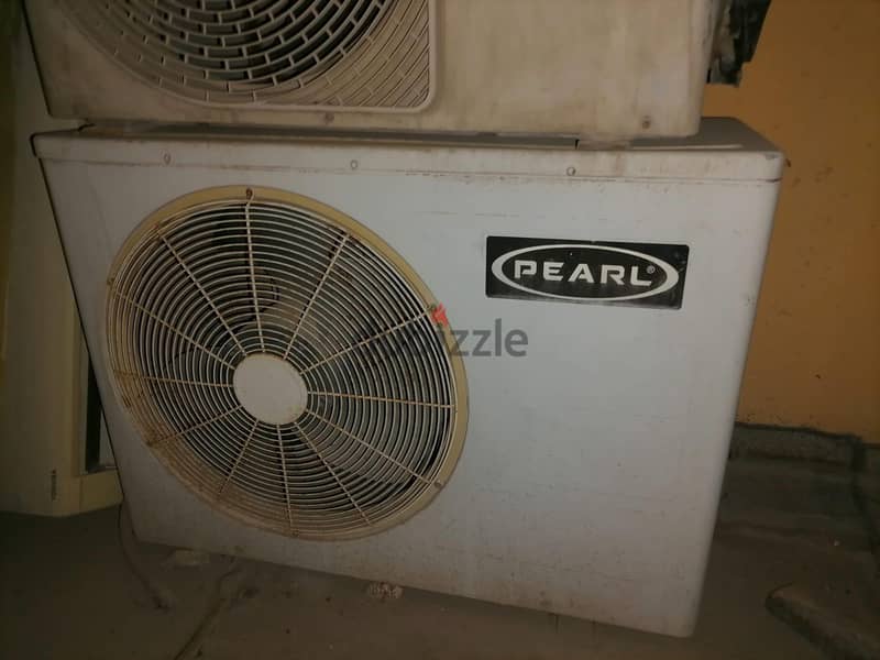 2 ton Ac for sale good condition good working 6 months wornty 3