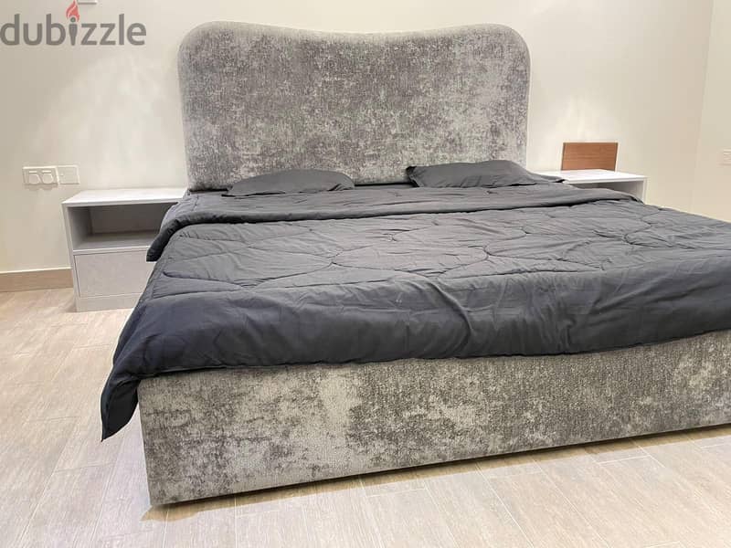 Modern High Quality Bed set for Urgent Sale 2