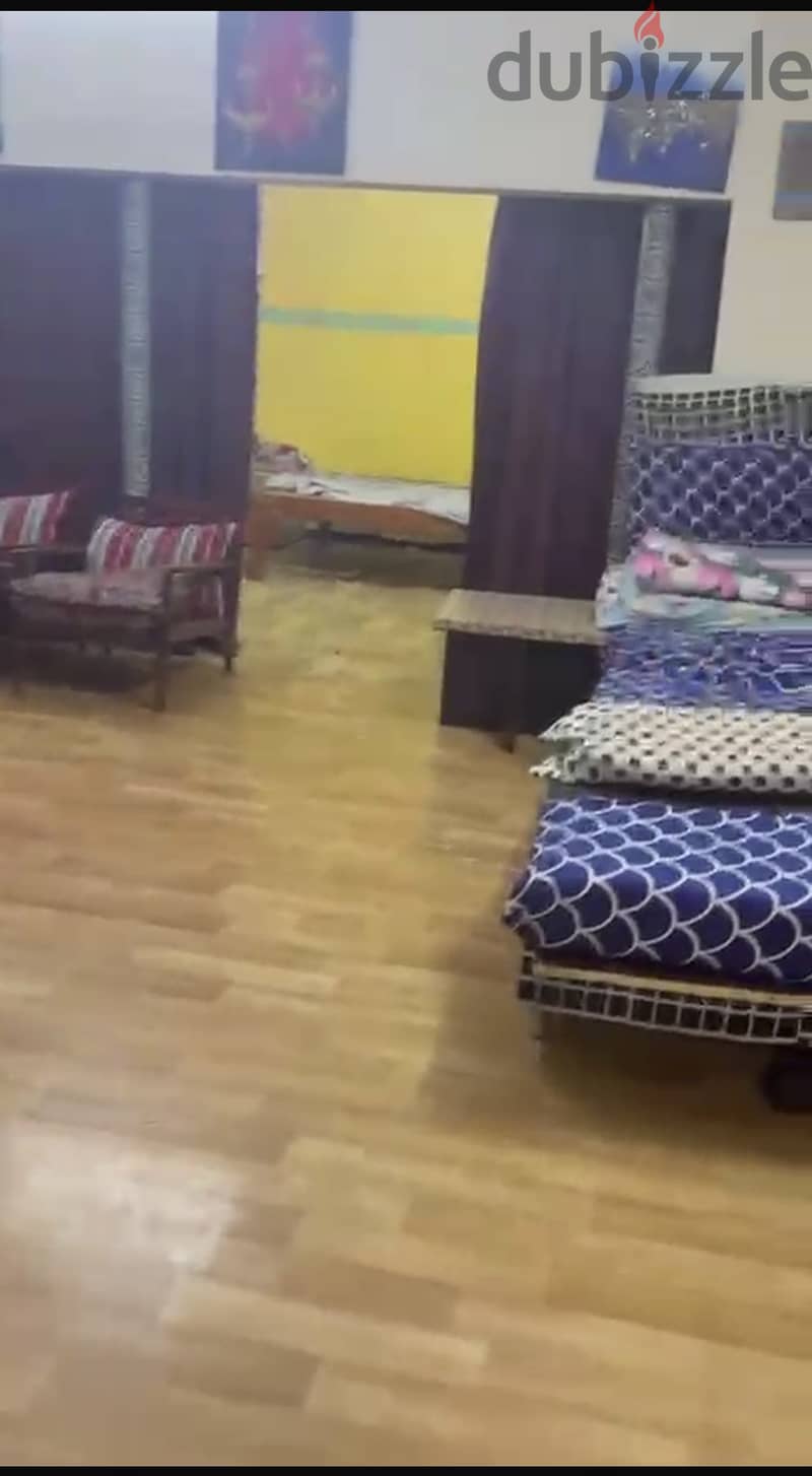 ROOM FOR RENT FOR FAMILY 2