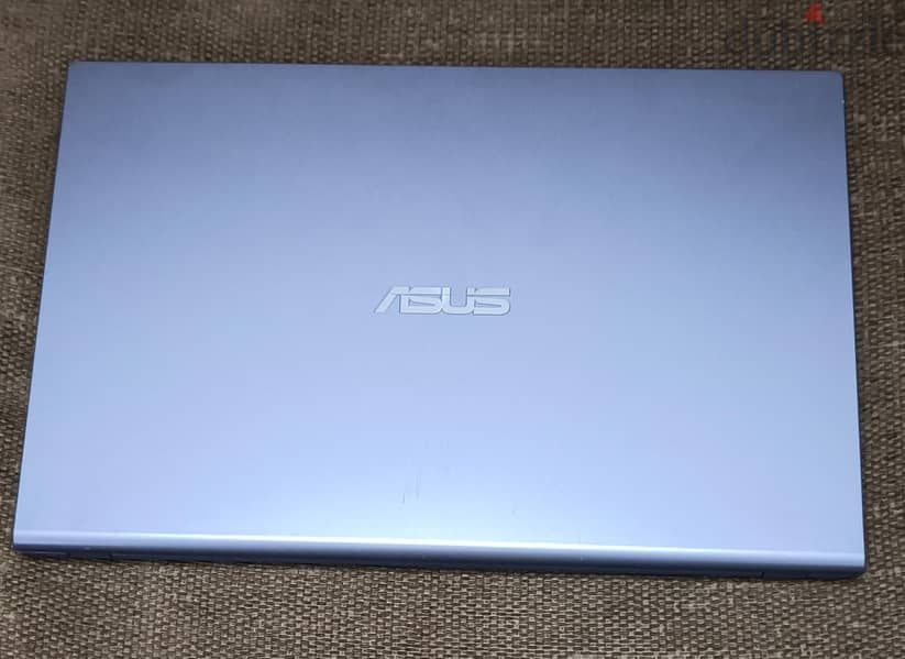 Like New ASUS Core i5 8th GEN /8 GB Ram /250 SSD /Display 15''/HDMI 4