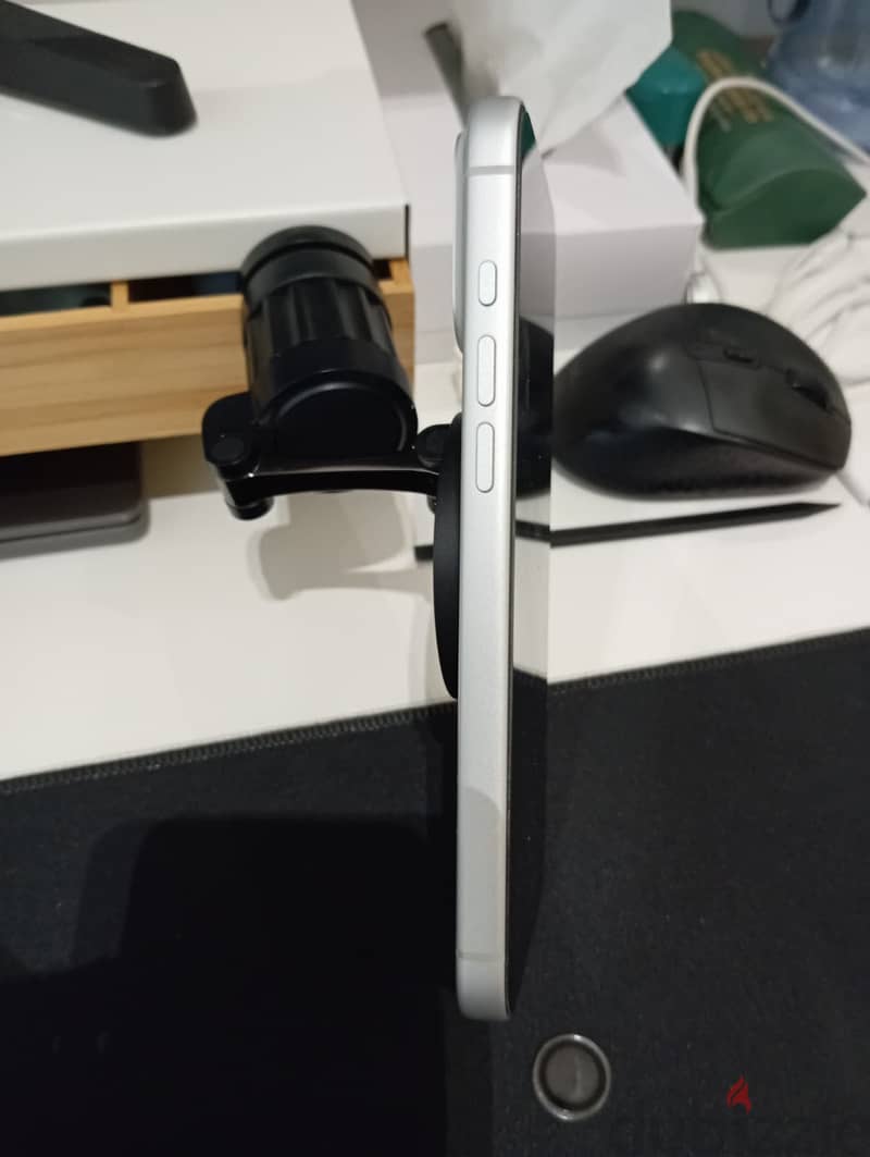 iPhone 17 Pro Max 256GB - Middle East - no contract 3