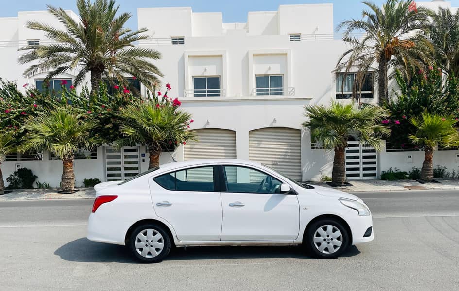Nissan Sunny 2022 model full agency for sale 9