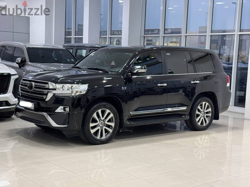 Toyota Land Cruiser VX-S 2016 Black 1