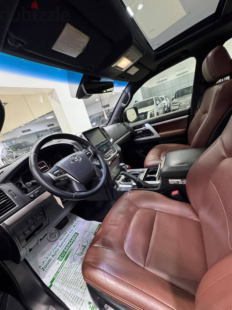 Toyota Land Cruiser VX-S 2016 Black 4