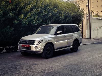Mitsubishi Pajero 4X4 MODEL 2014