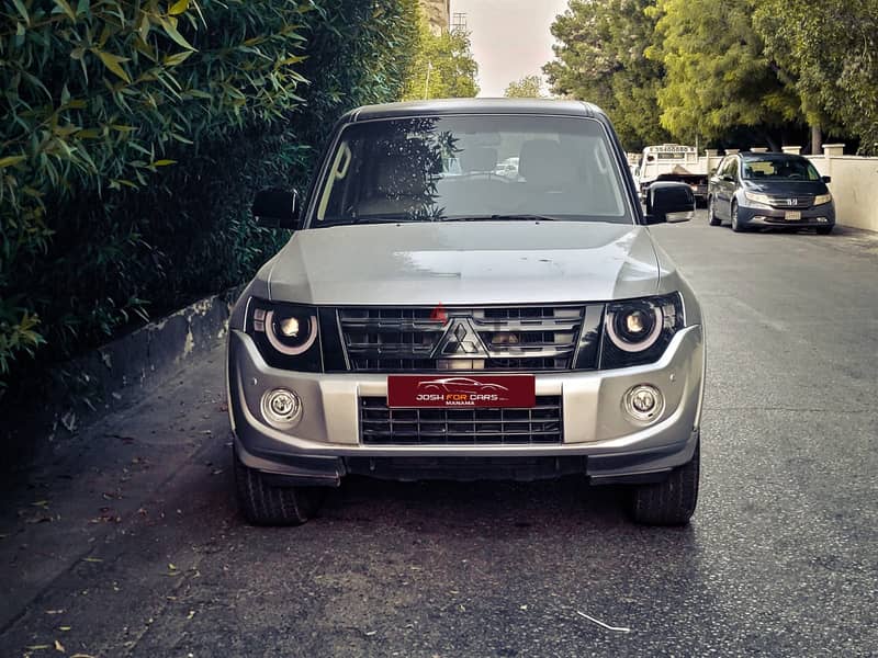 Mitsubishi Pajero 4X4 MODEL 2014 1