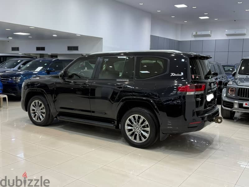 Toyota Land Cruiser GXR 2022 Black 7