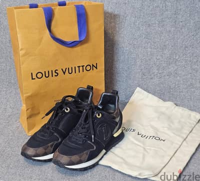 MIDDLE EAST EXCLUSIVE LOUIS VUITTON RUN WAY SNEAKER