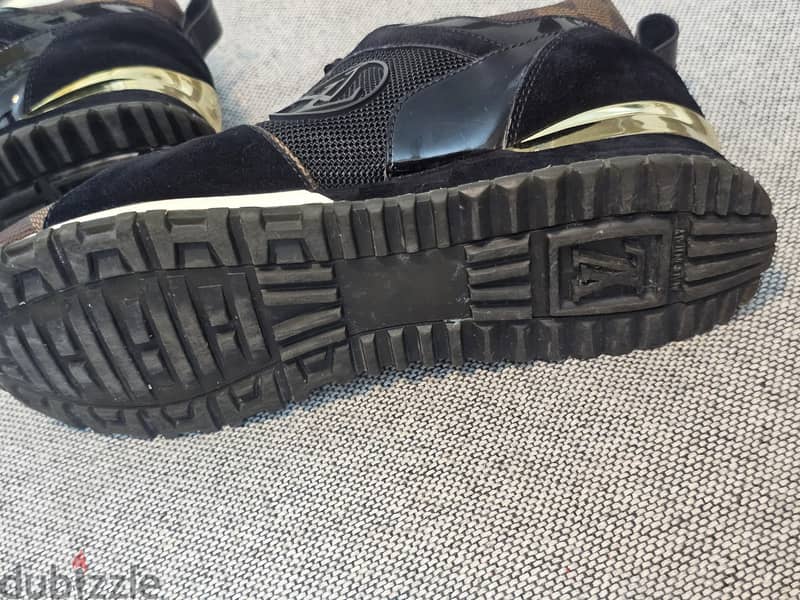 MIDDLE EAST EXCLUSIVE LOUIS VUITTON RUN WAY SNEAKER 5
