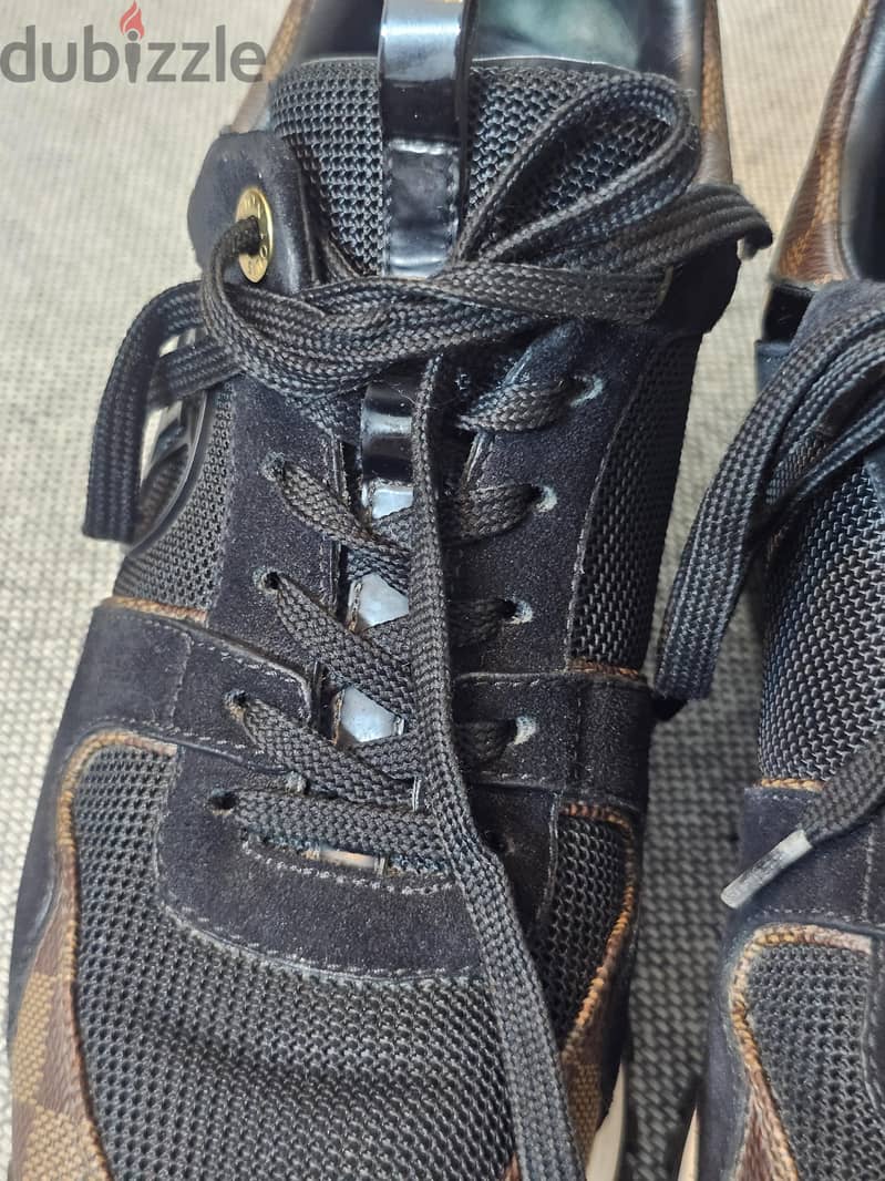 MIDDLE EAST EXCLUSIVE LOUIS VUITTON RUN WAY SNEAKER 13