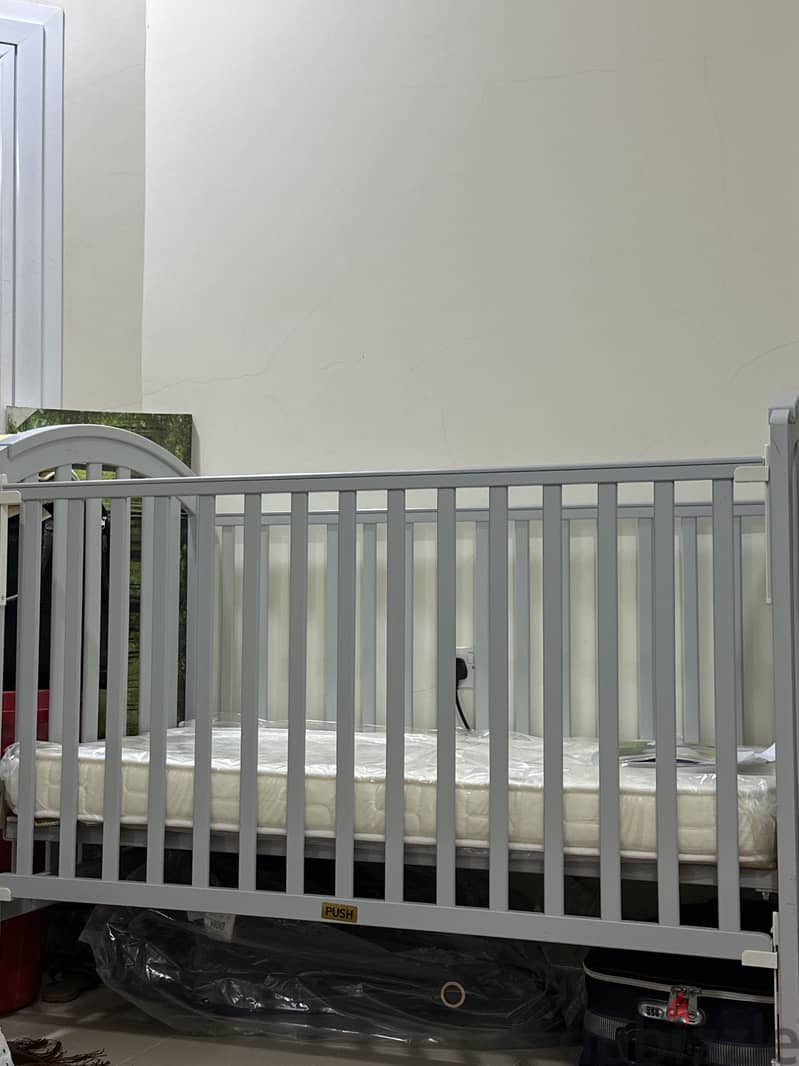 Juniors capri crib light grey 6