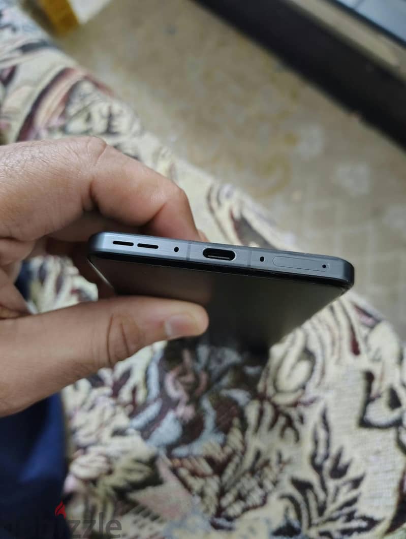 One Plus 13 12 256 gb 4