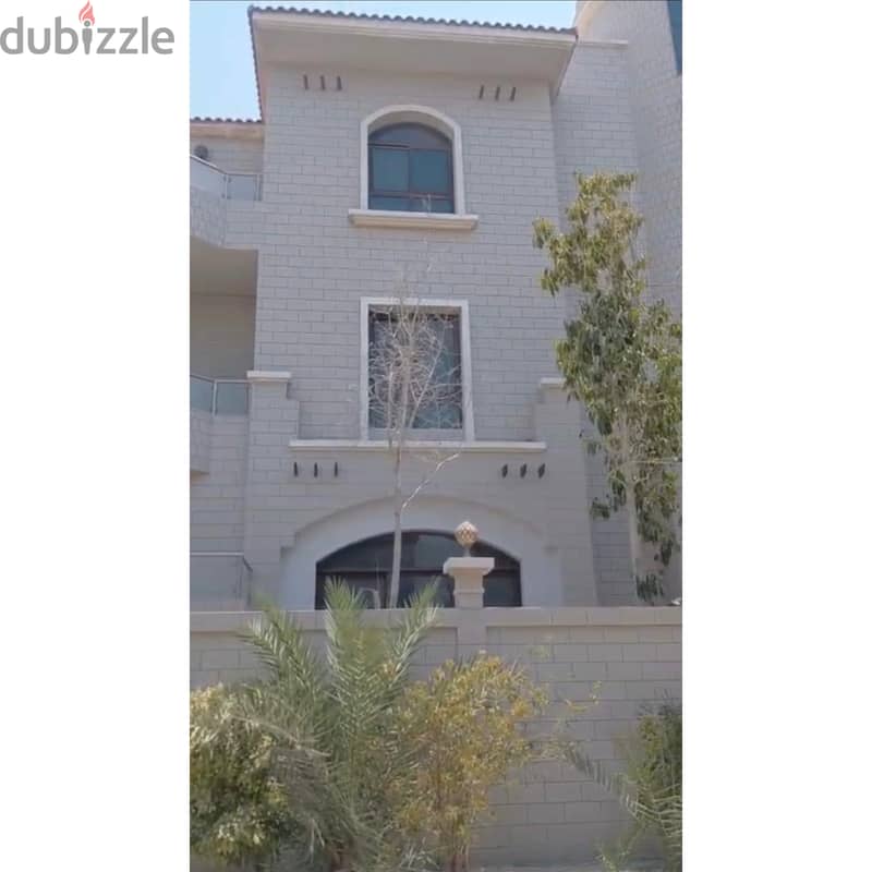 Luxury big villa for sale in town 4