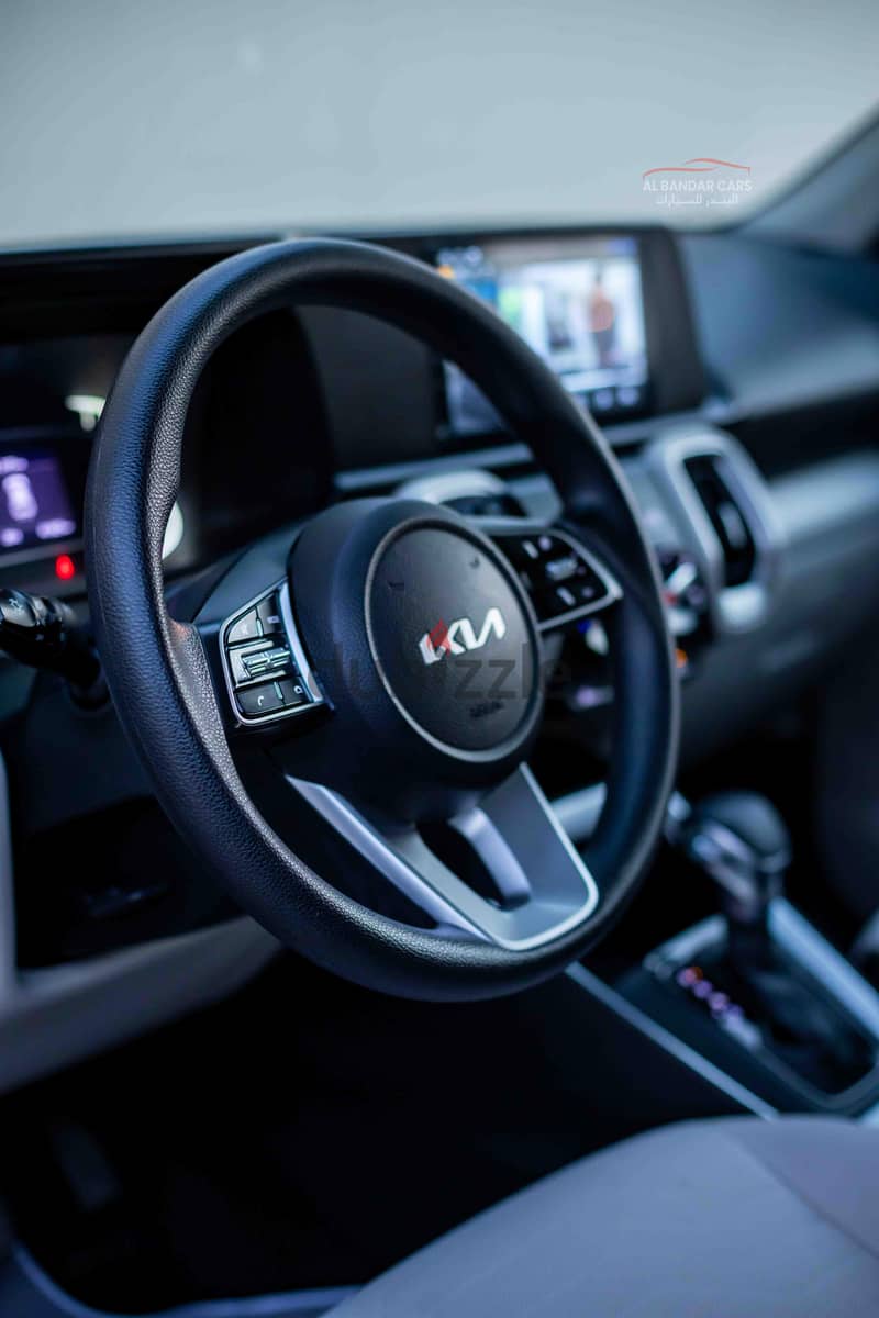 Kia Sonet 2023 White | Low Mileage | Agency | Warranty | Bahrain Spec 13