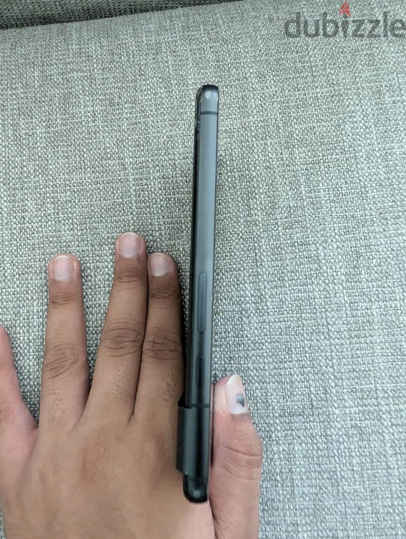Google Pixel 8 4
