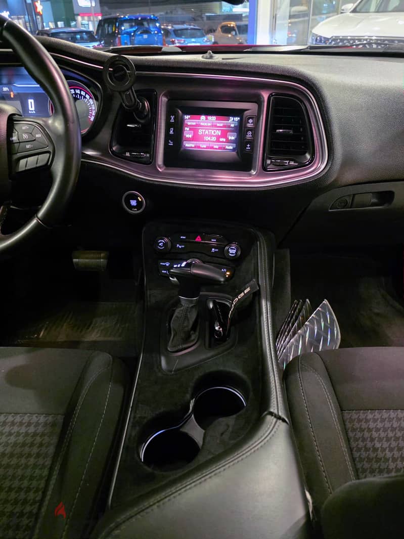 Dodge Challenger SXT 2016 11
