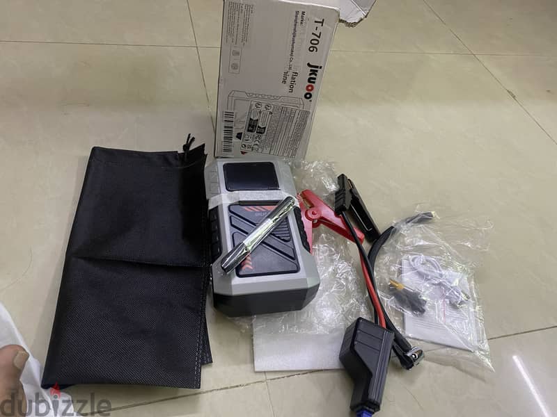 Jkuoo 8000A car emergency battery’s jumper or air infiltrator, 2