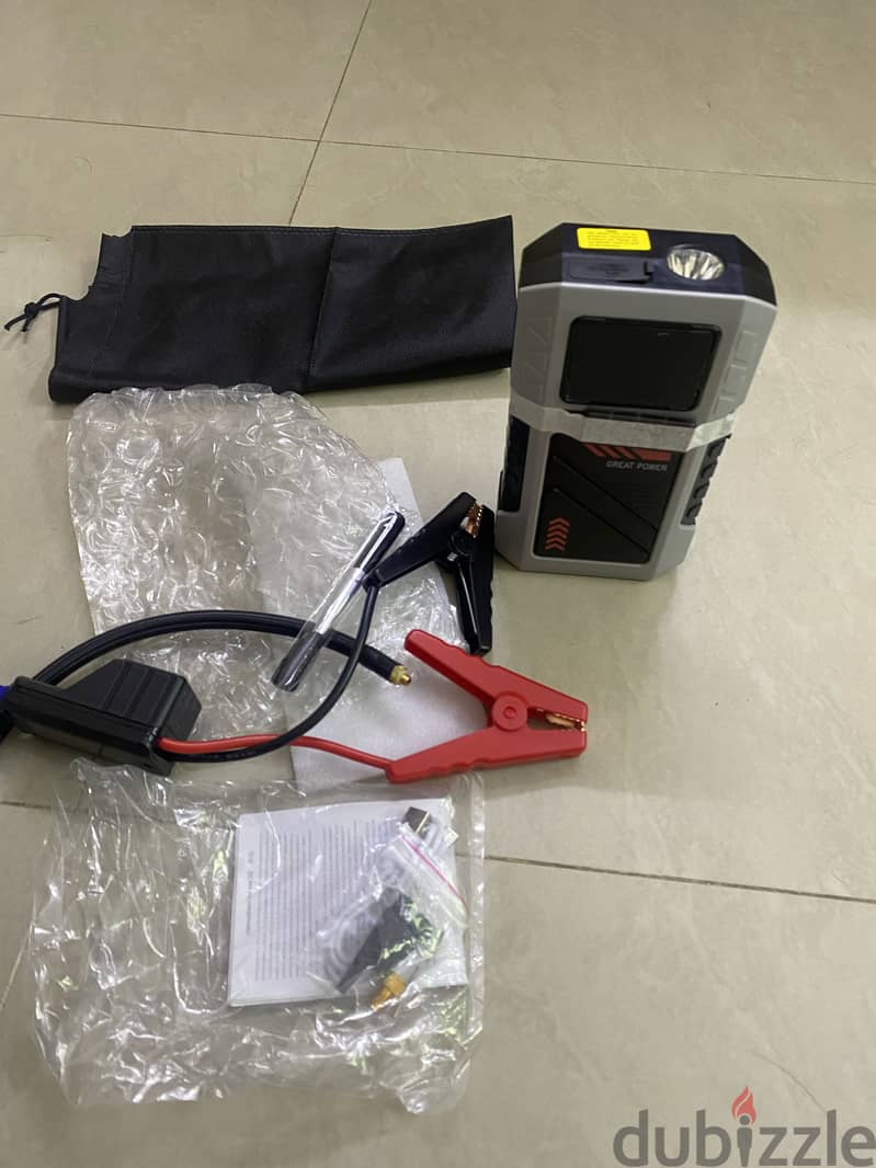Jkuoo 8000A car emergency battery’s jumper or air infiltrator, 3