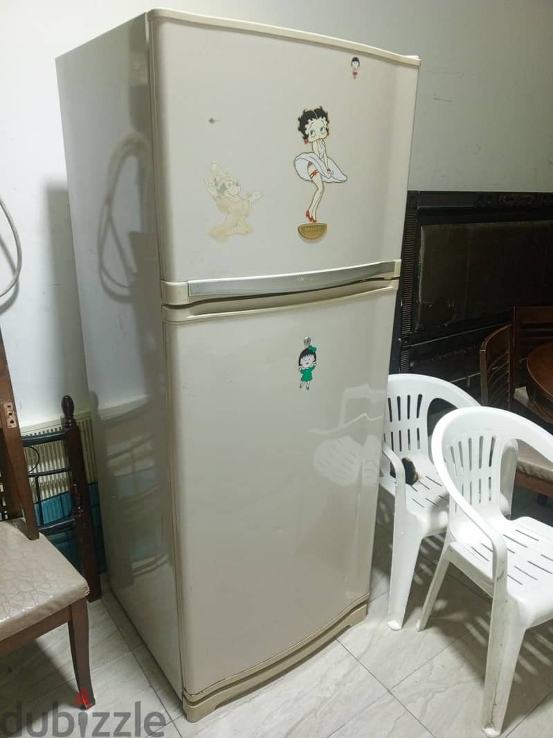 ثلاجة شارب شغال تبريدممتازجدا حجم550لتر 1