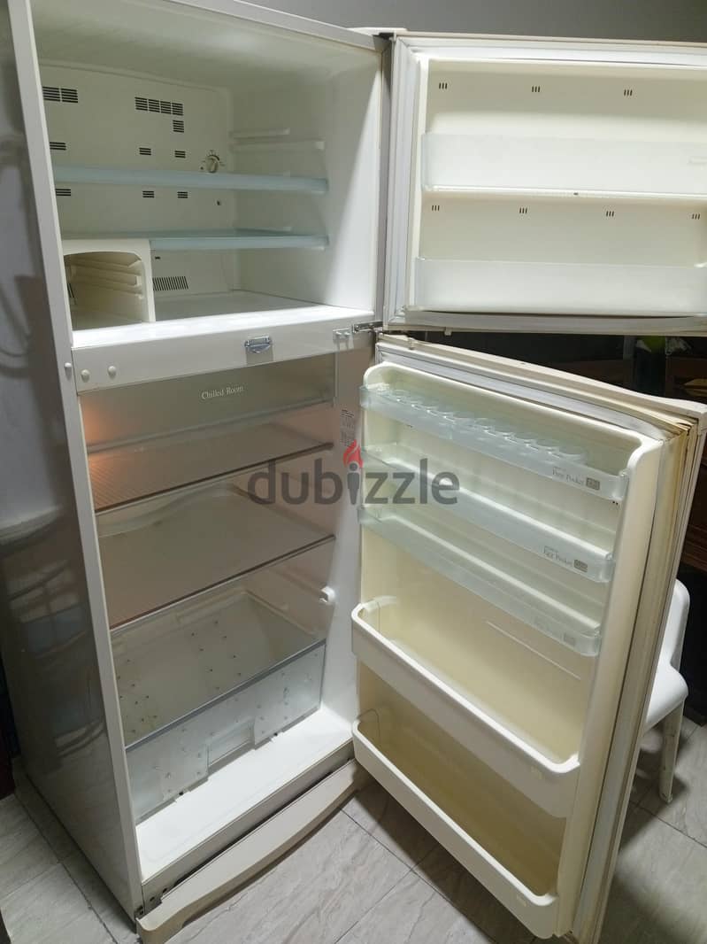 ثلاجة شارب شغال تبريدممتازجدا حجم550لتر 2