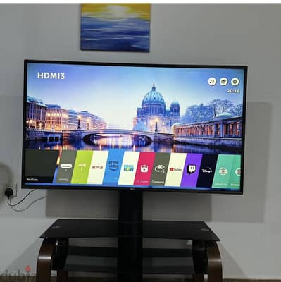 LG 55” inch smart tv 4k UHD  call or WhatsApp 37561487