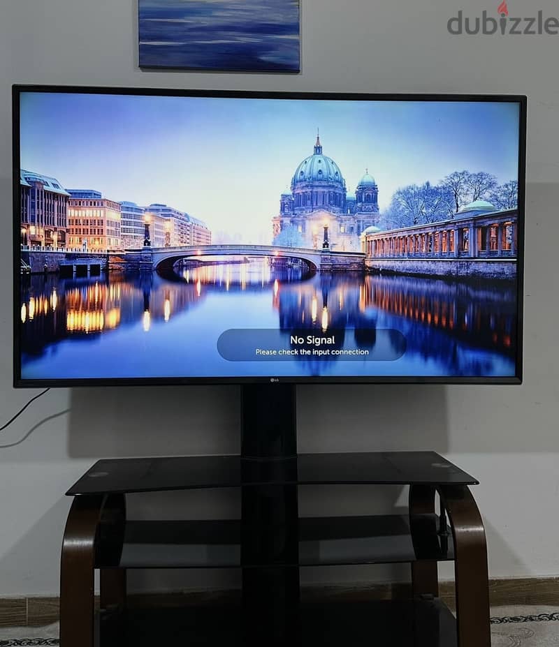 LG 55” inch smart tv 4k UHD  call or WhatsApp 37561487 1