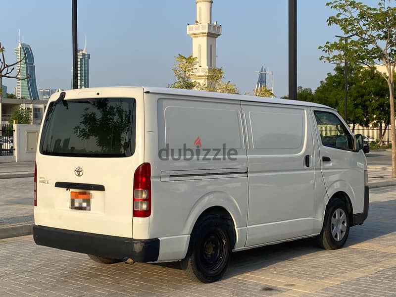 Toyota Hiace Cargo Van  2016 5