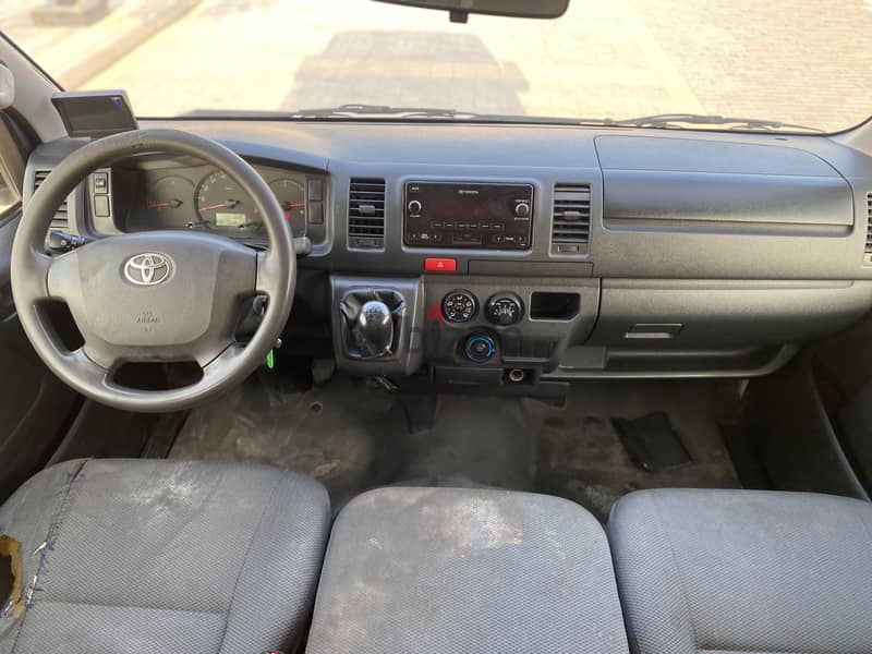 Toyota Hiace Cargo Van  2016 6