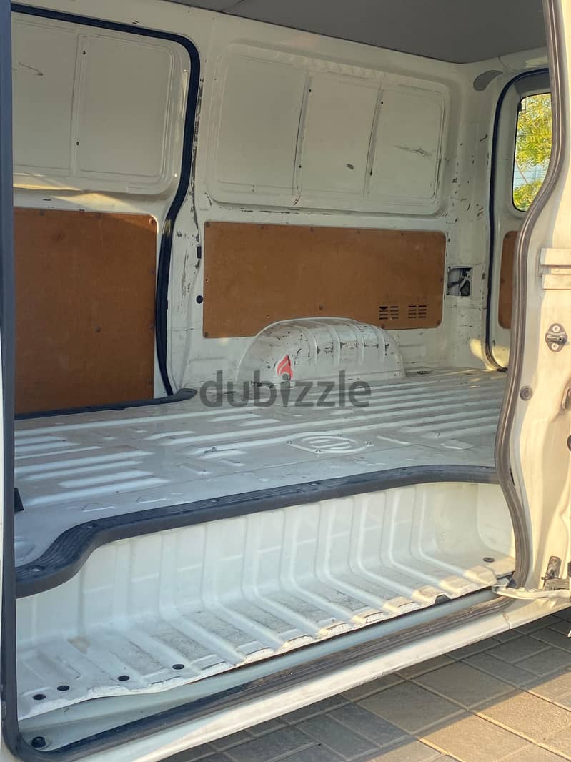 Toyota Hiace Cargo Van  2016 8