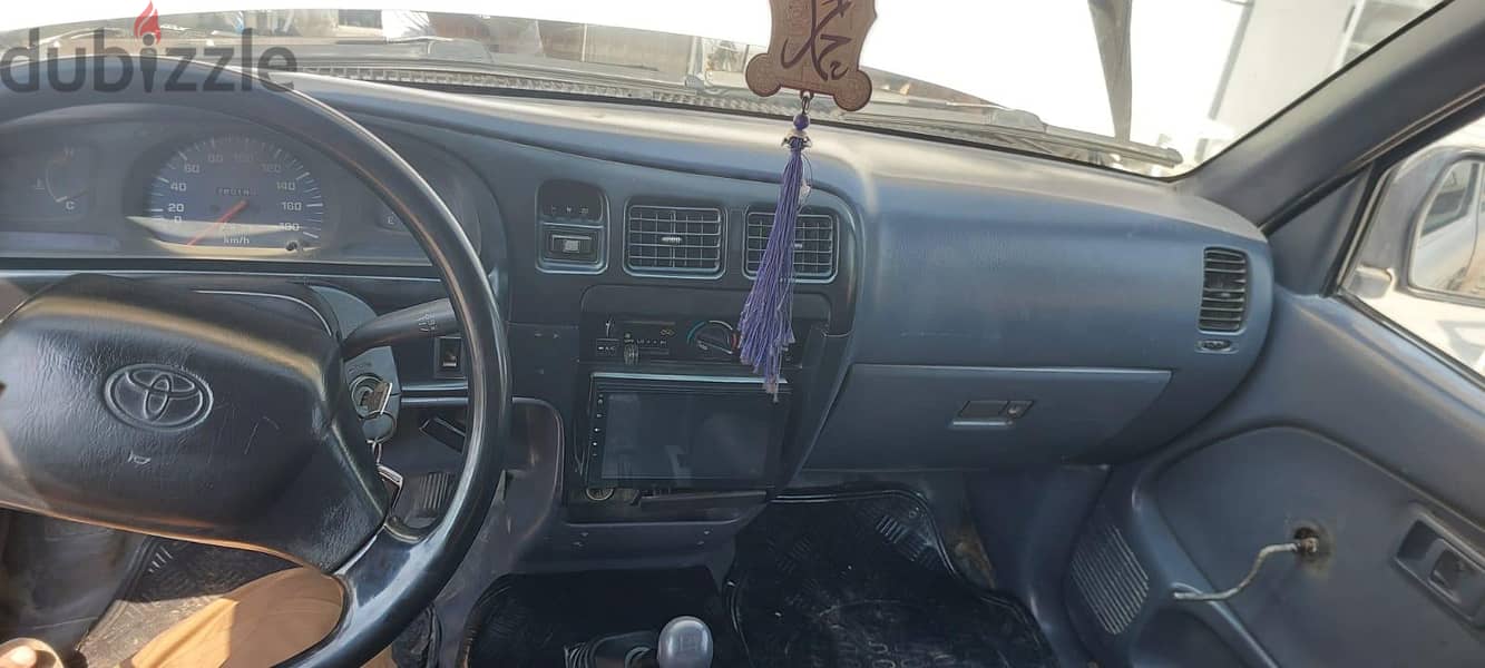 Toyota pickup 2000 model 4