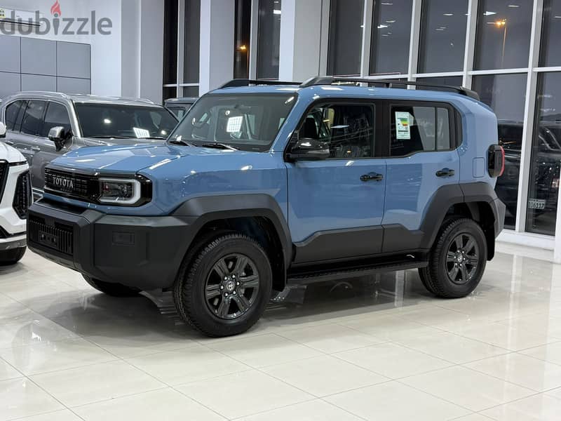 Toyota FJ Cruiser 2026 BLUE 1