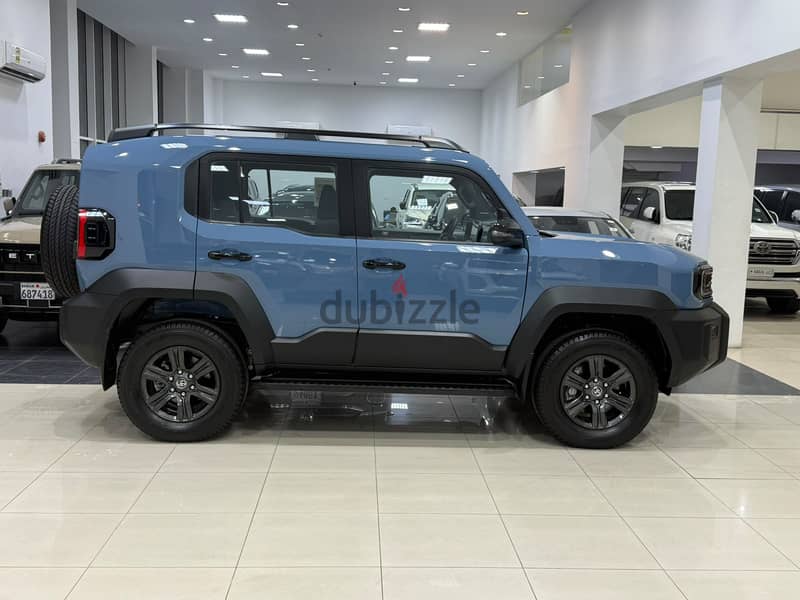 Toyota FJ Cruiser 2026 BLUE 2