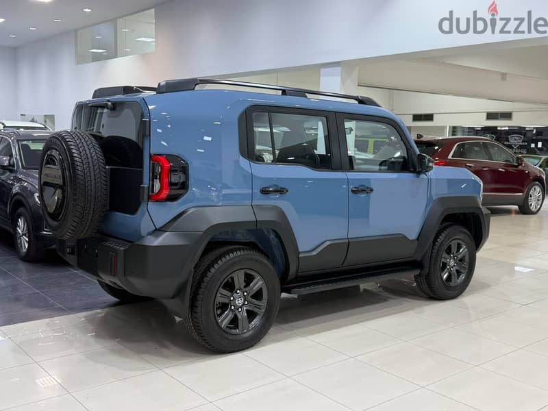 Toyota FJ Cruiser 2026 BLUE 7