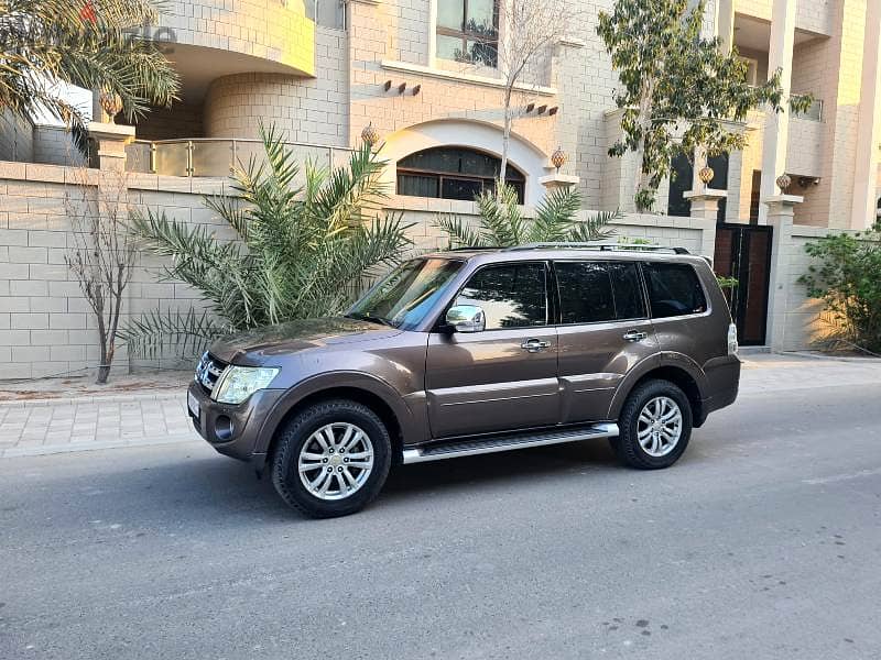 MITSUBISHI PAJERO # 2013# FULL OPTION WITH SUNROOF # SINGLE OWNER# SAL 4