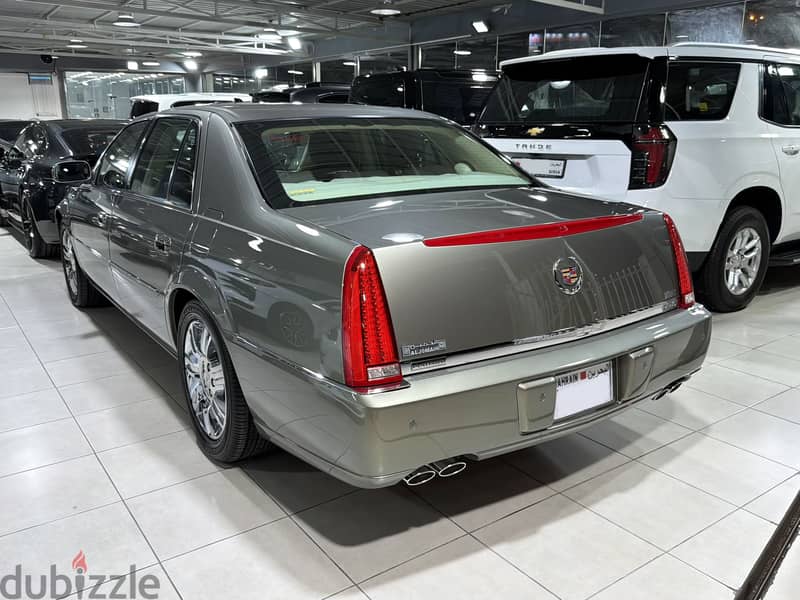 2011 Cadillac DTS Platinum 1